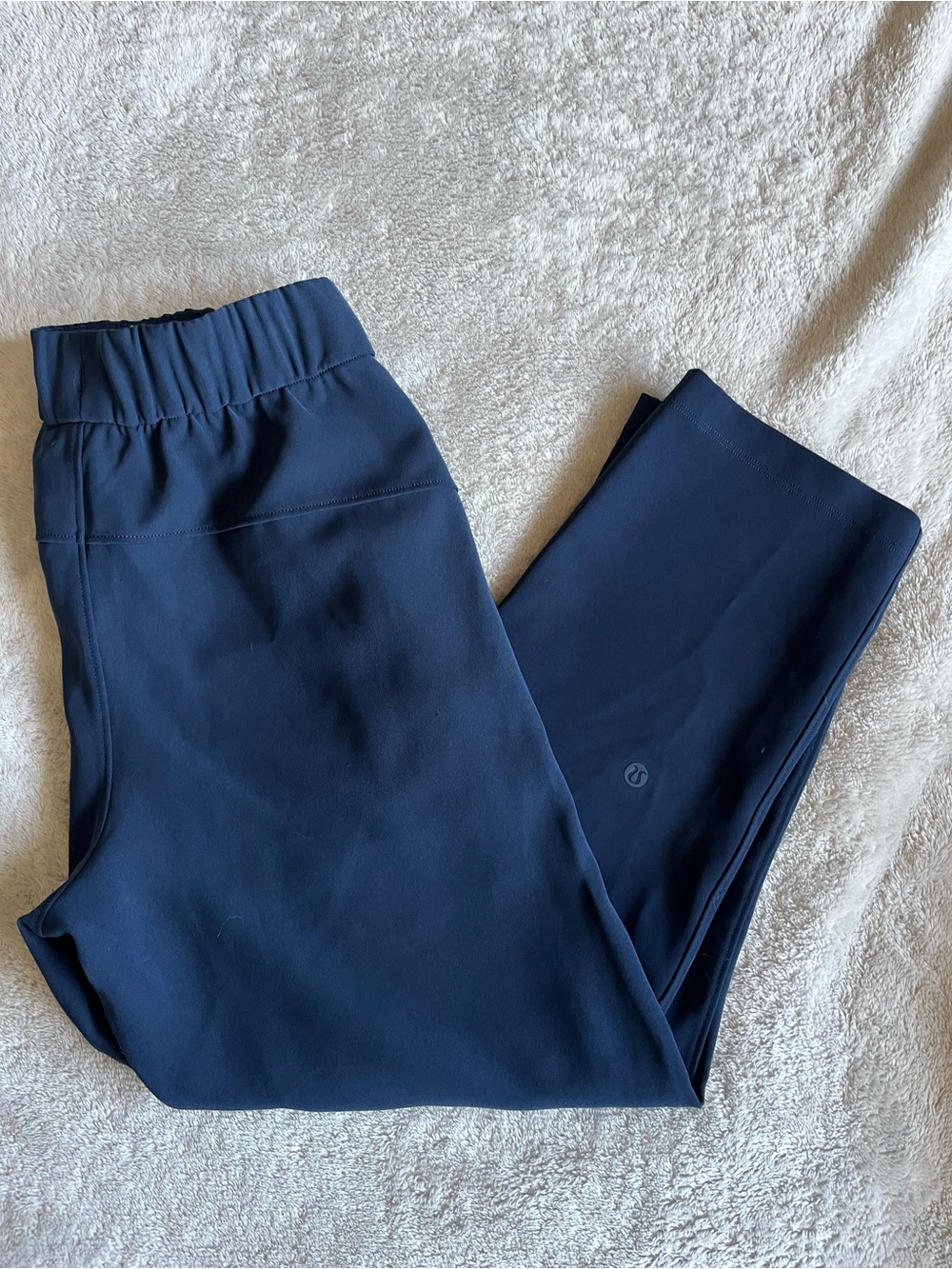 Lululemon On The Fly Crop *Woven 23" size 4